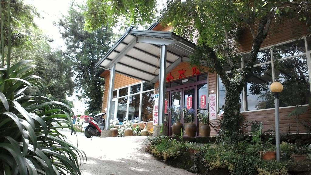 Qing Jing Xiao Taiyang Jingguan Homestay Nhân Ái Ngoại thất bức ảnh